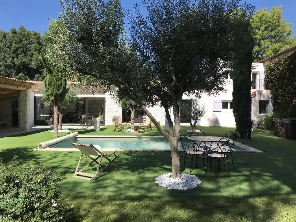 La Maison 1440 LʼIsle-sur-la-Sorgue