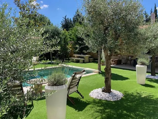 La Maison 1440 LʼIsle-sur-la-Sorgue 0*,  France