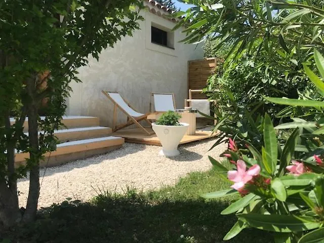 La Maison 1440 LʼIsle-sur-la-Sorgue Couette-café